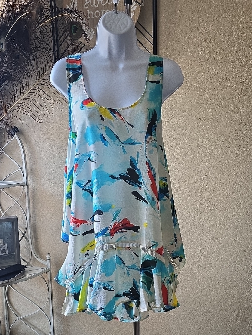 Sleeveless Abstract Brushstroke Tank Top in Multi-Color
